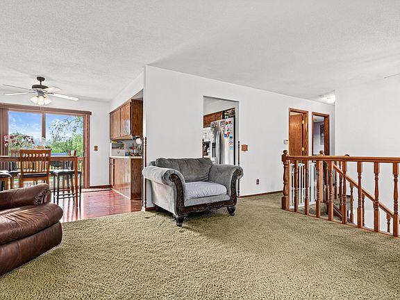 4th image of 4055 225th Ln NE