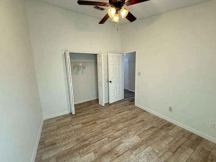 1221 Singleton Cir — Photo 14
