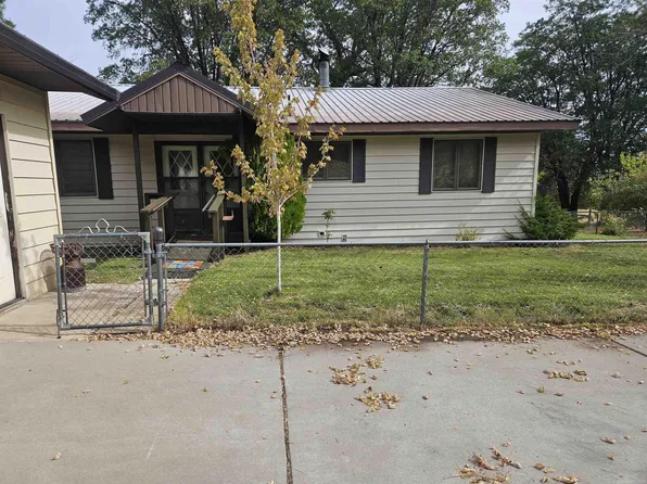 719-825 Raker Pl, Milford, CA 96121