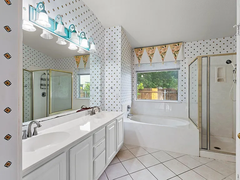 3904 Cadoz Ct — Photo 22