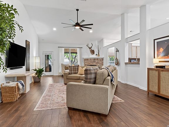 3rd image of 13627 SUMMER GLEN DR
