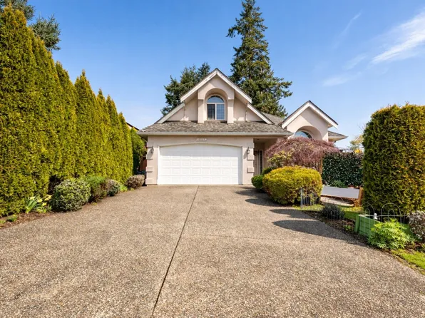 16583 10th Ave, Surrey, BC V4A 9S1