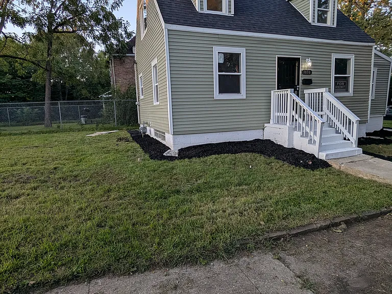 1030 E 6th Ave — Photo 3