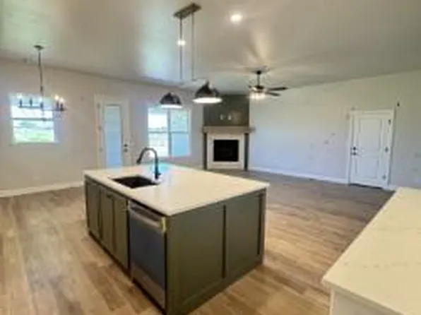 713 Summit Hollow Dr, Norman, OK 73071