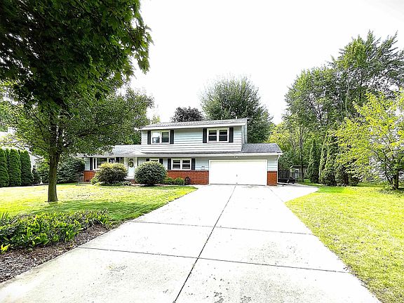 2nd image of 3000 Canterbury Dr