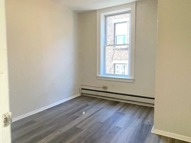 10 Hilliard Ave #4 — Photo 10