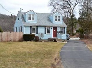 19 Purcell Dr, Danbury, CT 06810