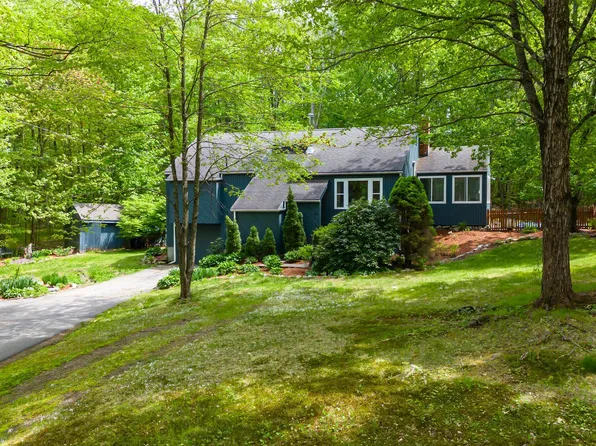 11 Quincy Drive, Derry, NH 03038