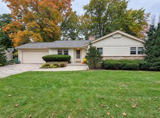 2004 Greenfield Ln, Rockford, IL 61107