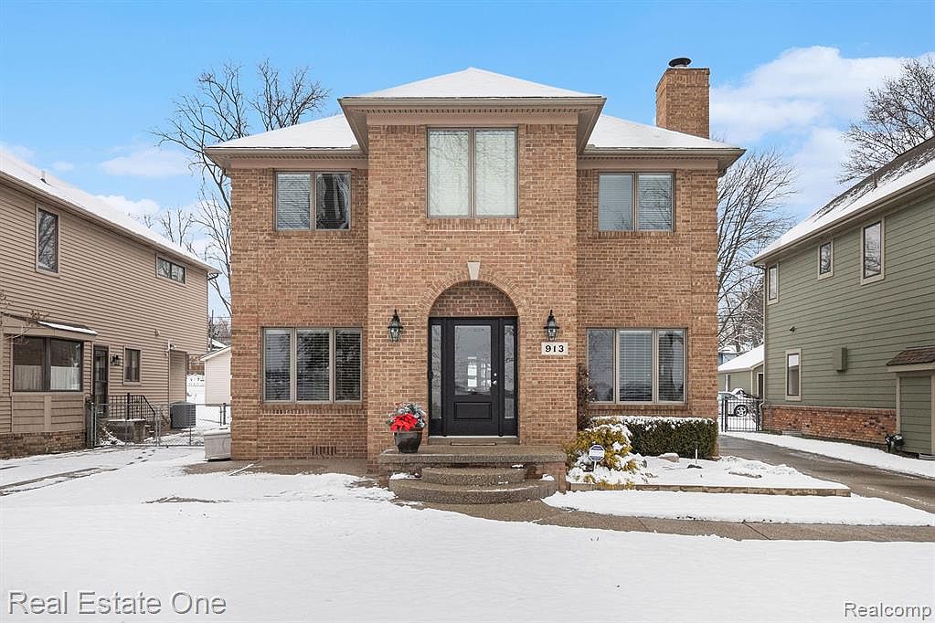 913 E Walled Lake Dr, Walled Lake, MI 48390 Zillow