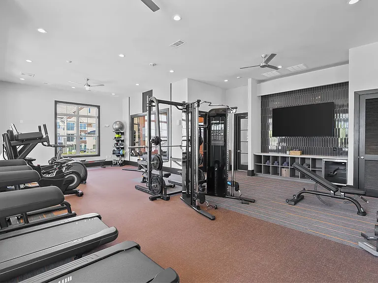 Adams Hill Apartments — Photo 14