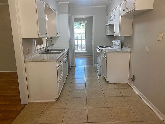 5th image of 2056 S Kirkwood Dr