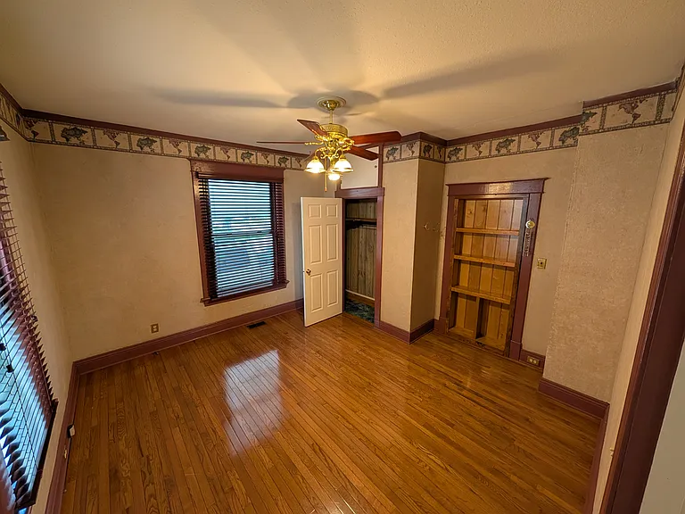 210A E Linden St #A — Photo 6