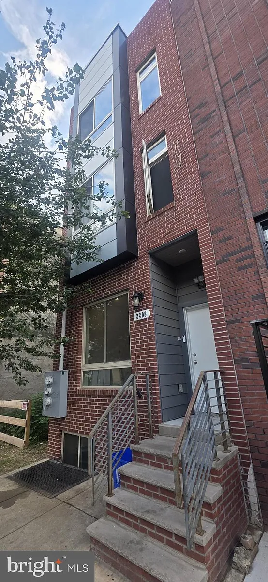 Building Photo - 2208 N 7th St #A