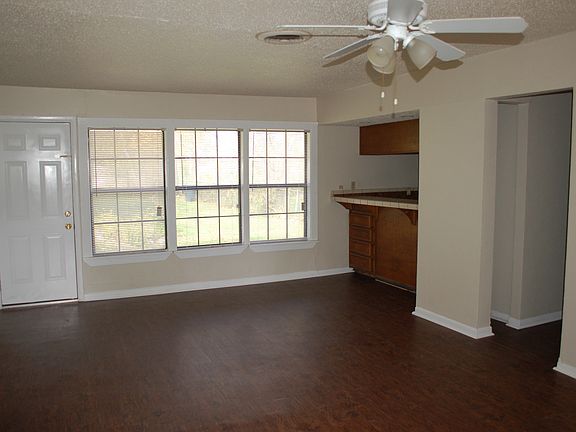 3rd image of 5404 Trail Lake Dr