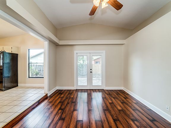 4th image of 4245 Cloverleaf Pl