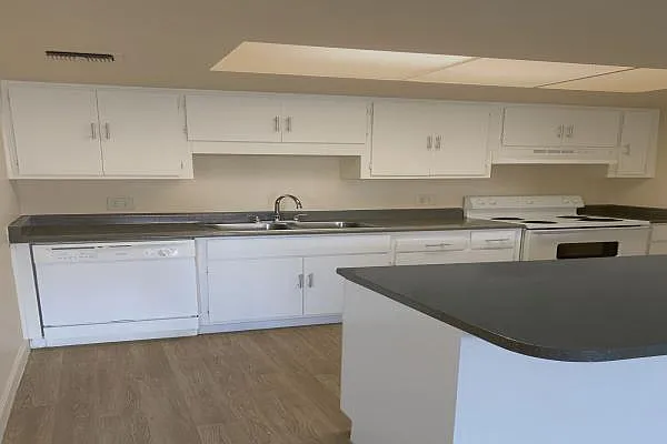 Woodbridge Apartment Homes — Photo 6