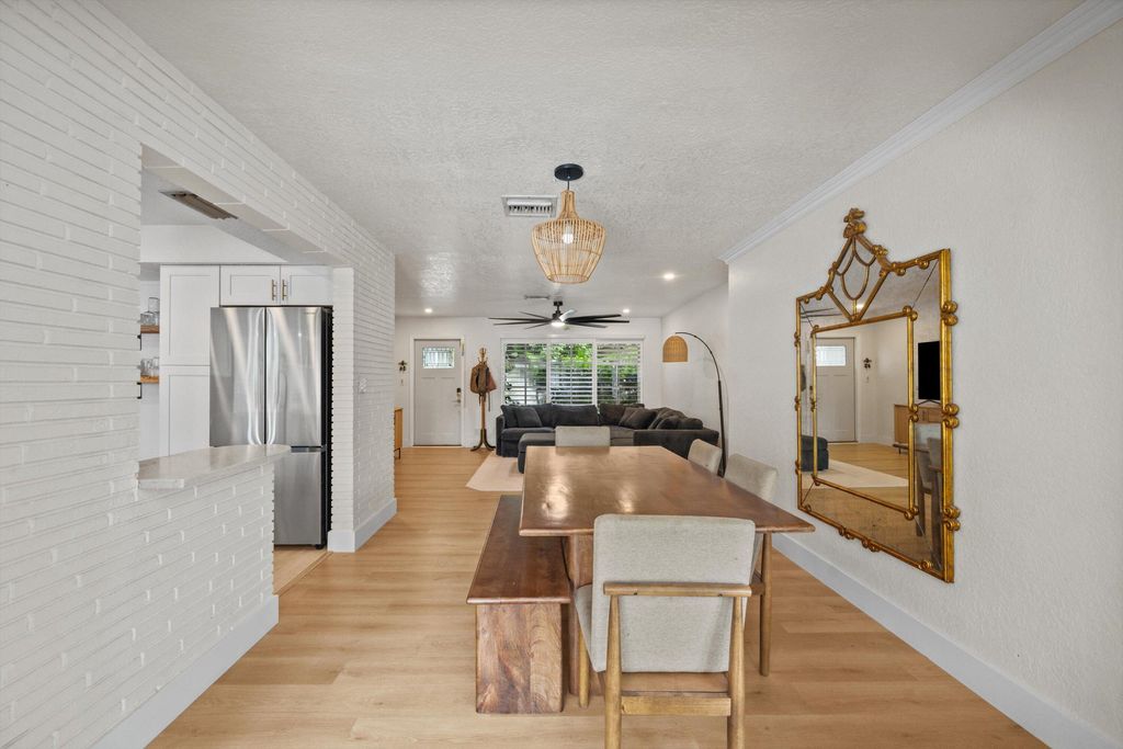 160 SE 9TH Street, photo 7