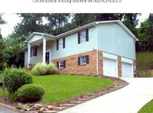 1204 Henry Rd, South Charleston, WV 25303