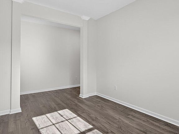 5th image of 747 Lazy Elm Lane
