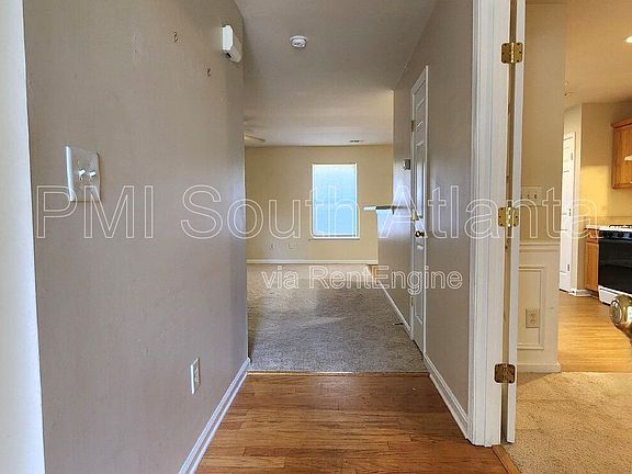 3rd image of 7846 The Lakes Point