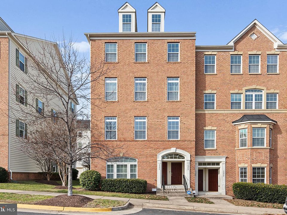 1st image of 15282 Regents Park Dr