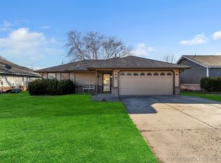 9486 E Aspenwood Dr, Claremore, OK 74019