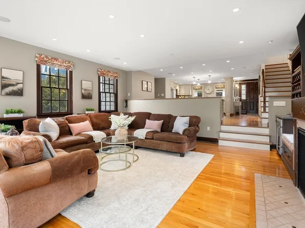147 Charlton St, Arlington, MA 02476