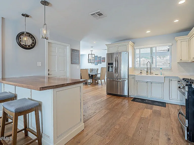 2318 N 37th Way — Photo 8