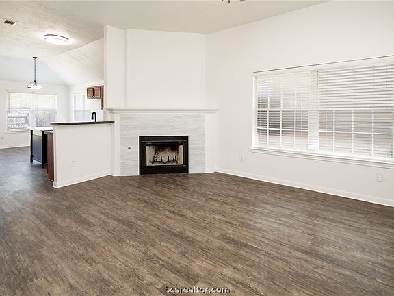 5th image of 1025 Windmeadows Dr