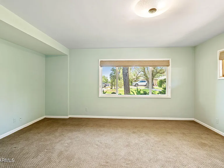 2054 E Rancho Dr — Photo 35