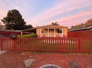 2124 Stanford Ave, Mountain View, CA 94040