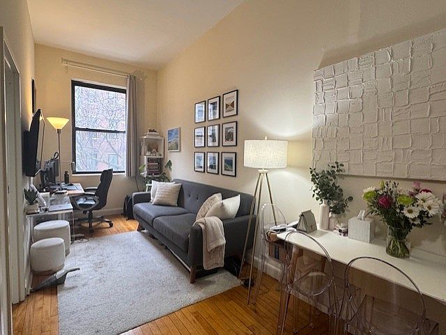 1st image of 221 W 22nd St APT B1