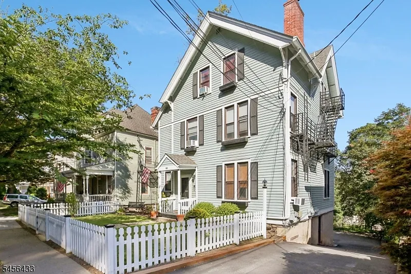 61A Western Ave