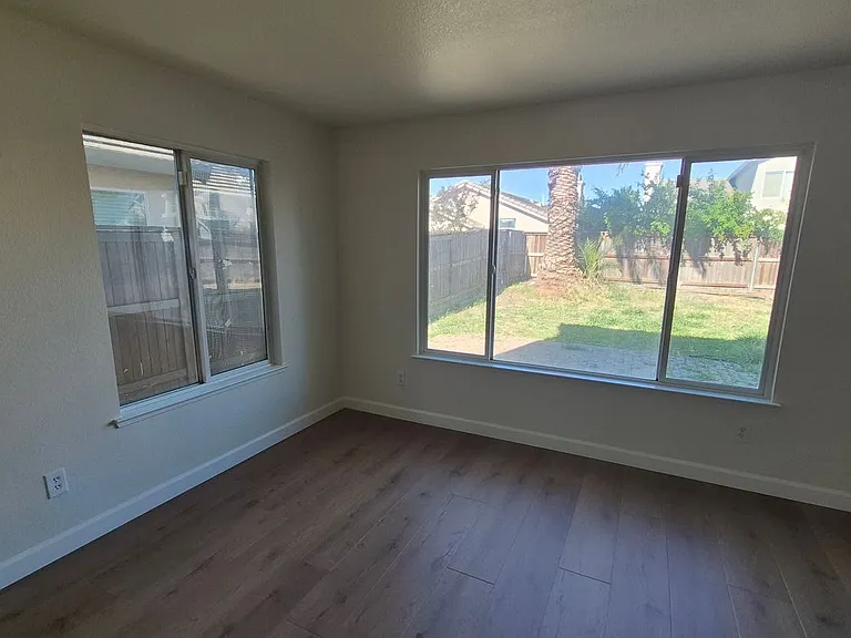 5317 Buckwood Way — Photo 3