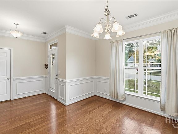 5th image of 124 Magnolia Drive