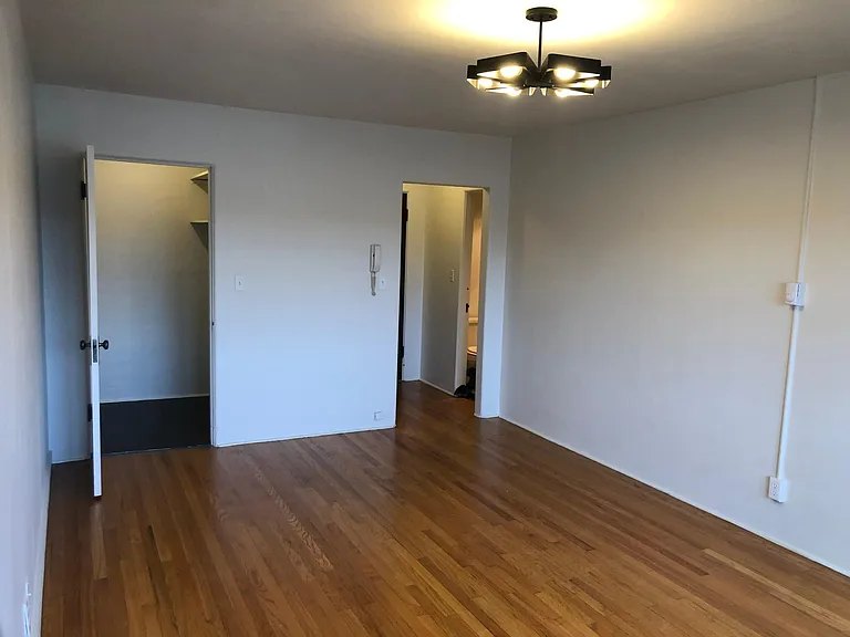 349 N Wycoff Ave #2 — Photo 3