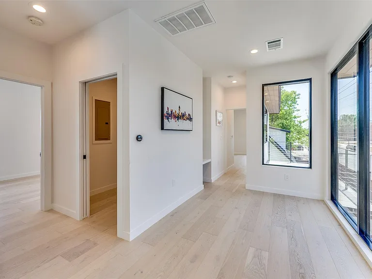 1901 Hamilton Ave — Photo 25