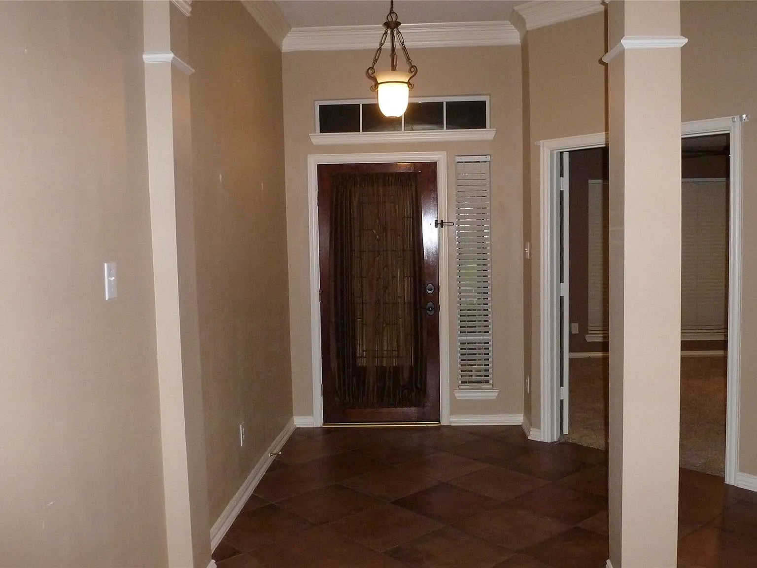 4 bed, 2.5 bath, 2667 sqft, $2,450 — Photo 4