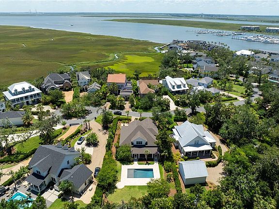 5th image of 107 Yacht Club Dr