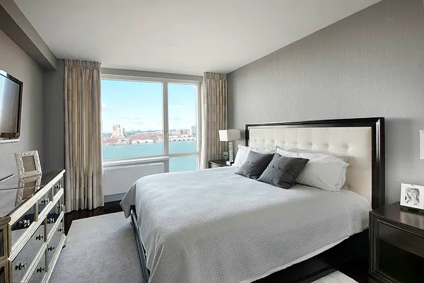 Sold by Town Residential | media 34