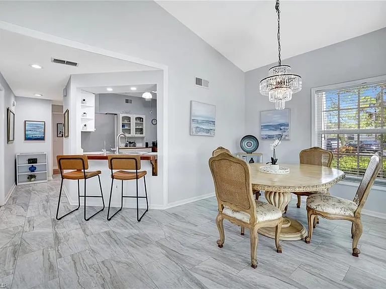 613 Windsor Sq #101 — Photo 3