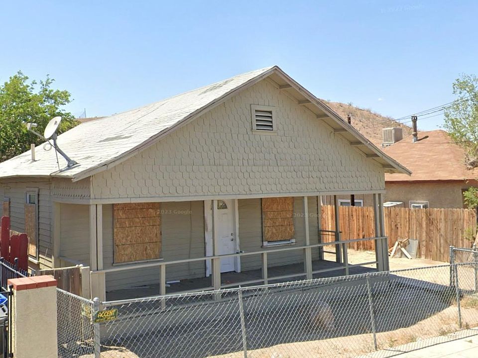 1st image of 212 N 3rd Ave