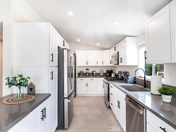 3rd image of 20660 Lemay St