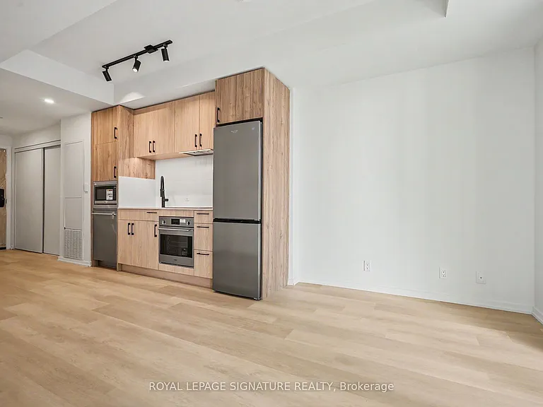 109 Erskine Ave #1111 — Photo 10