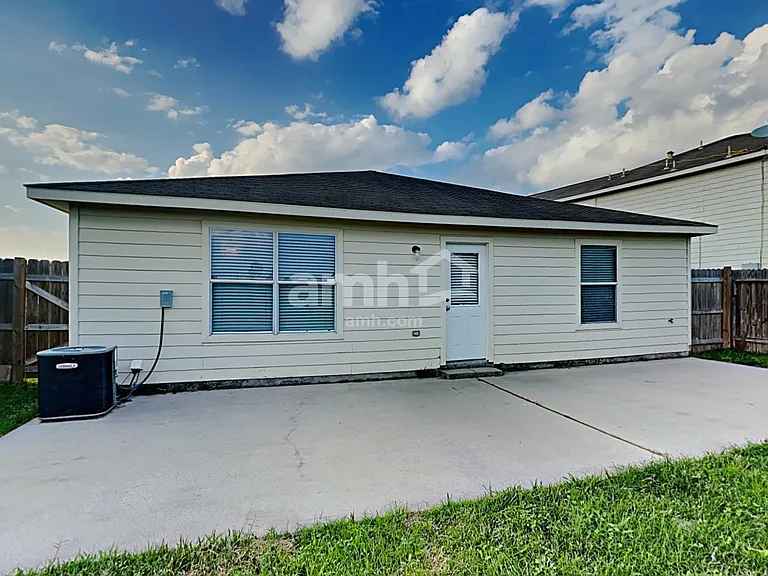 4407 Nueces River Loop — Photo 21