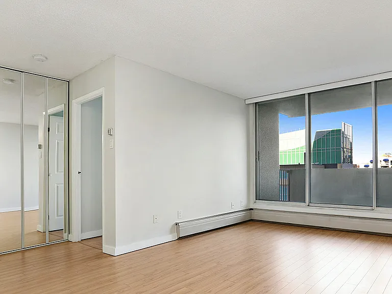 815 4th Ave SW — Photo 23