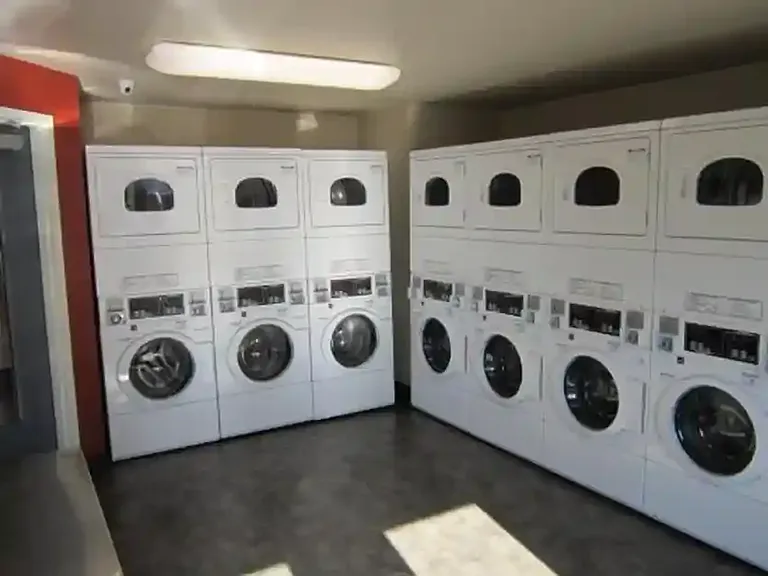 Latitude 44 Apartments — Photo 6