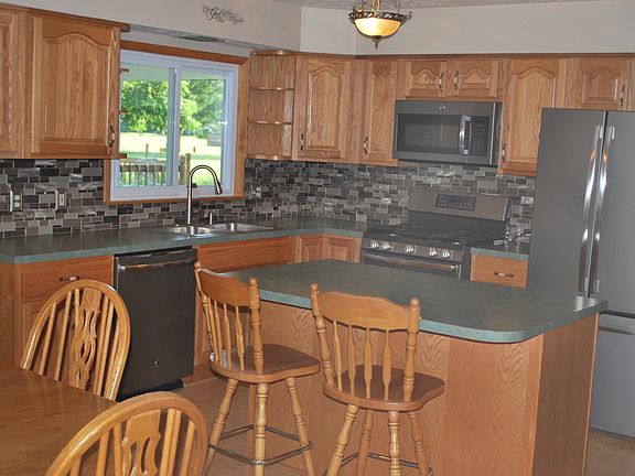 3rd image of 3270 S Forest Dr