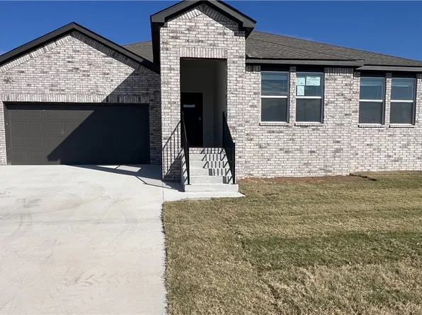 605 Crystal Dr, Prairie Grove, AR 72753